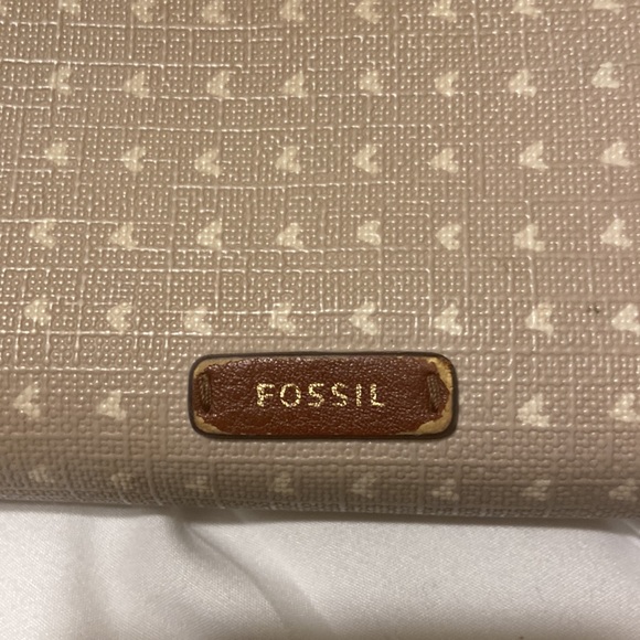 Fossil Genuine Leather Shoulder or Crossbody Style Bag, EUC bonus Wallet 2 pc - Picture 8 of 10